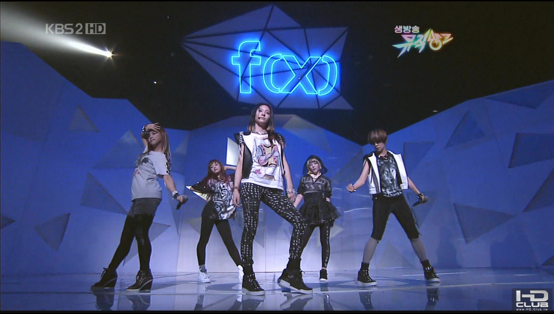 100507.KBS2.Music Bank.f(x).NU ABO(19.4).tp_20101022_233639.jpg