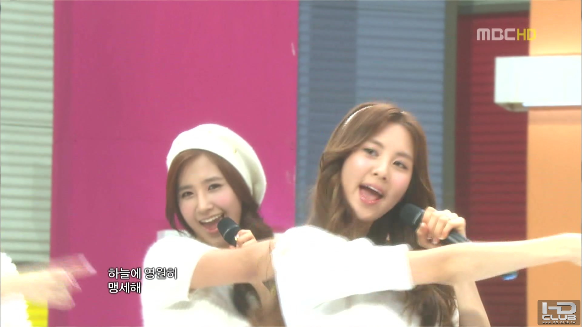 2] 101030 MBC Show! Music Core SNSD My Best Frieds &amp; 훗(HOOT).tp_00519.jpg