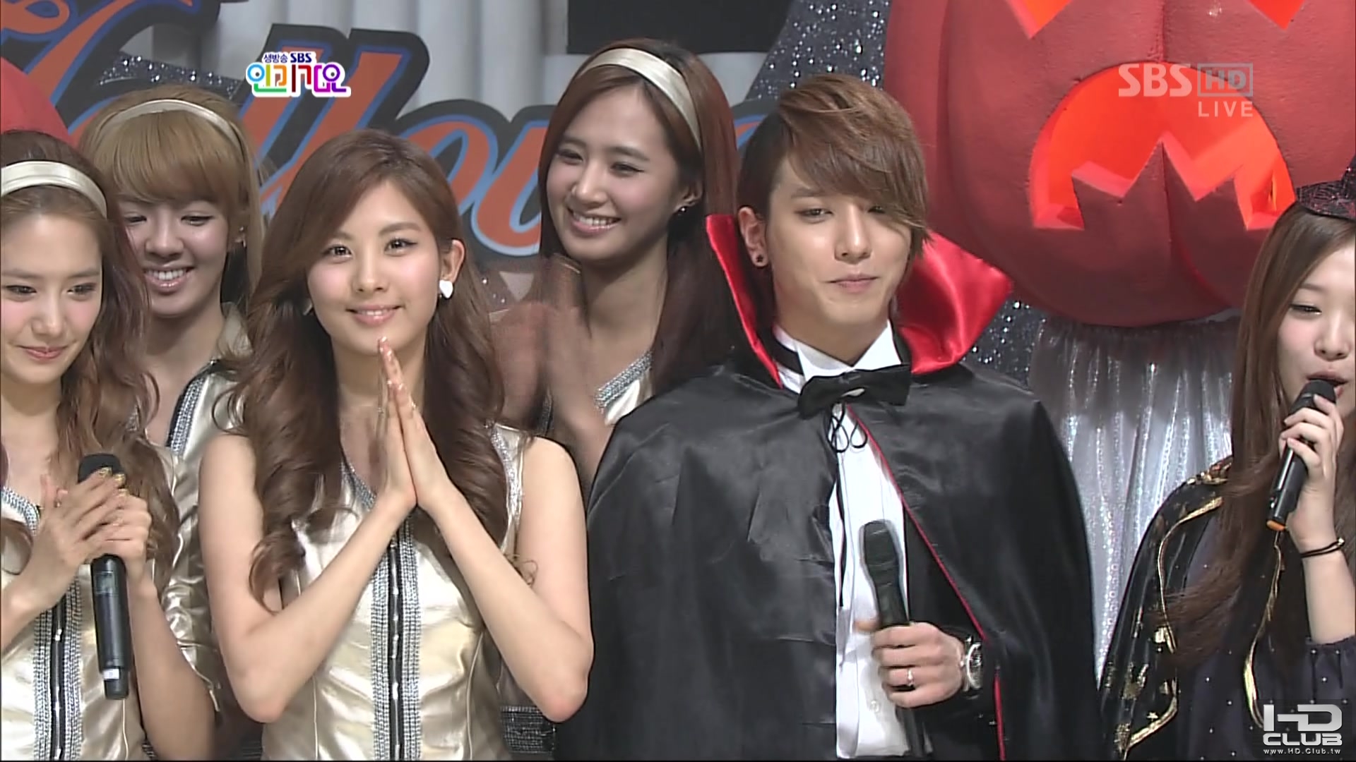 2] 101031 SBS Inkigayo SNSD 少女時代 Interview.tp_00829.jpg