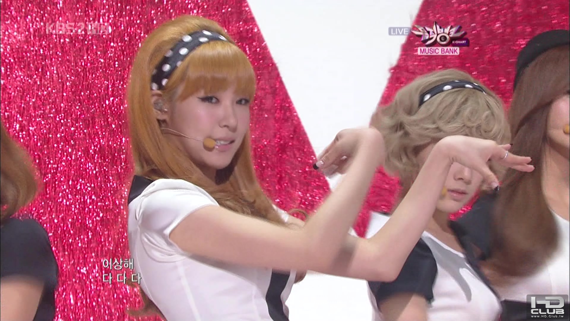 2] 101105 KBS2 Music Bank SNSD 少女時代 - 훗(Hoot) NO.1.tp_00549.jpg
