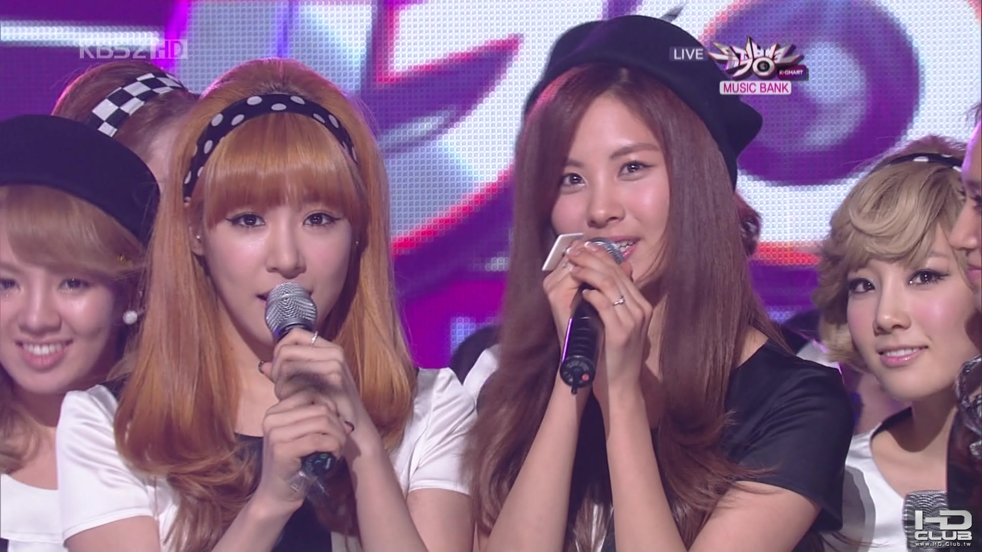 2] 101105 KBS2 Music Bank SNSD 少女時代 - 훗(Hoot) NO.1.tp_07021.jpg