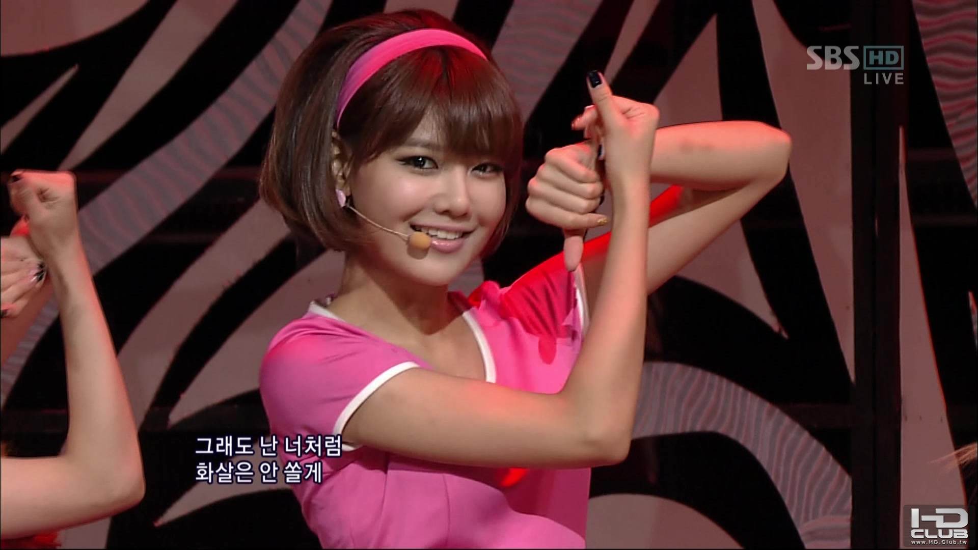 101107 SBS Inkigayo SNSD 少女時代 훗(Hoot) No.1.tp_04613.jpg