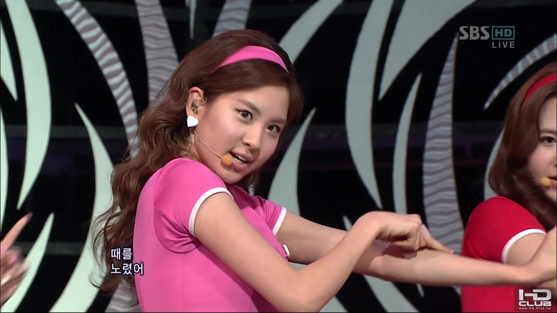 101107 SBS Inkigayo SNSD 少女時代 훗(Hoot) No.1.tp_02251.jpg