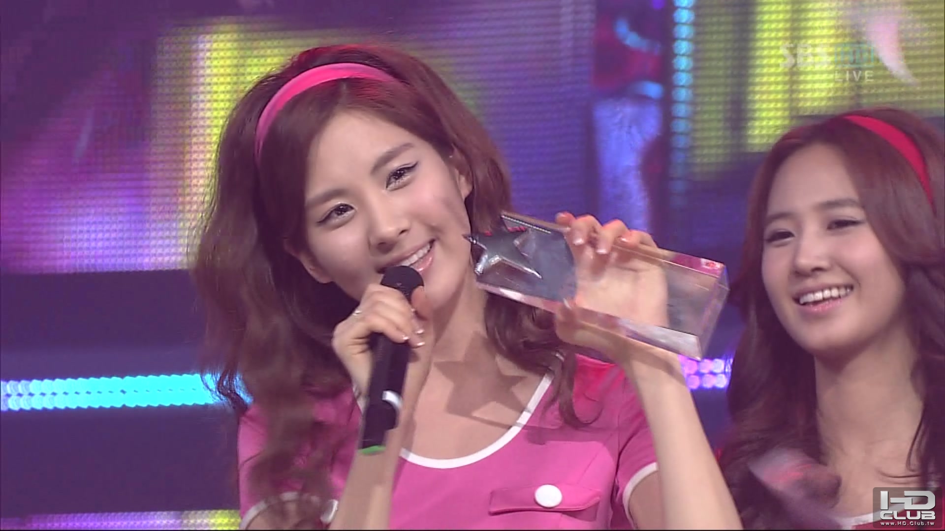 101107 SBS Inkigayo SNSD 少女時代 훗(Hoot) No.1.tp_09735.jpg