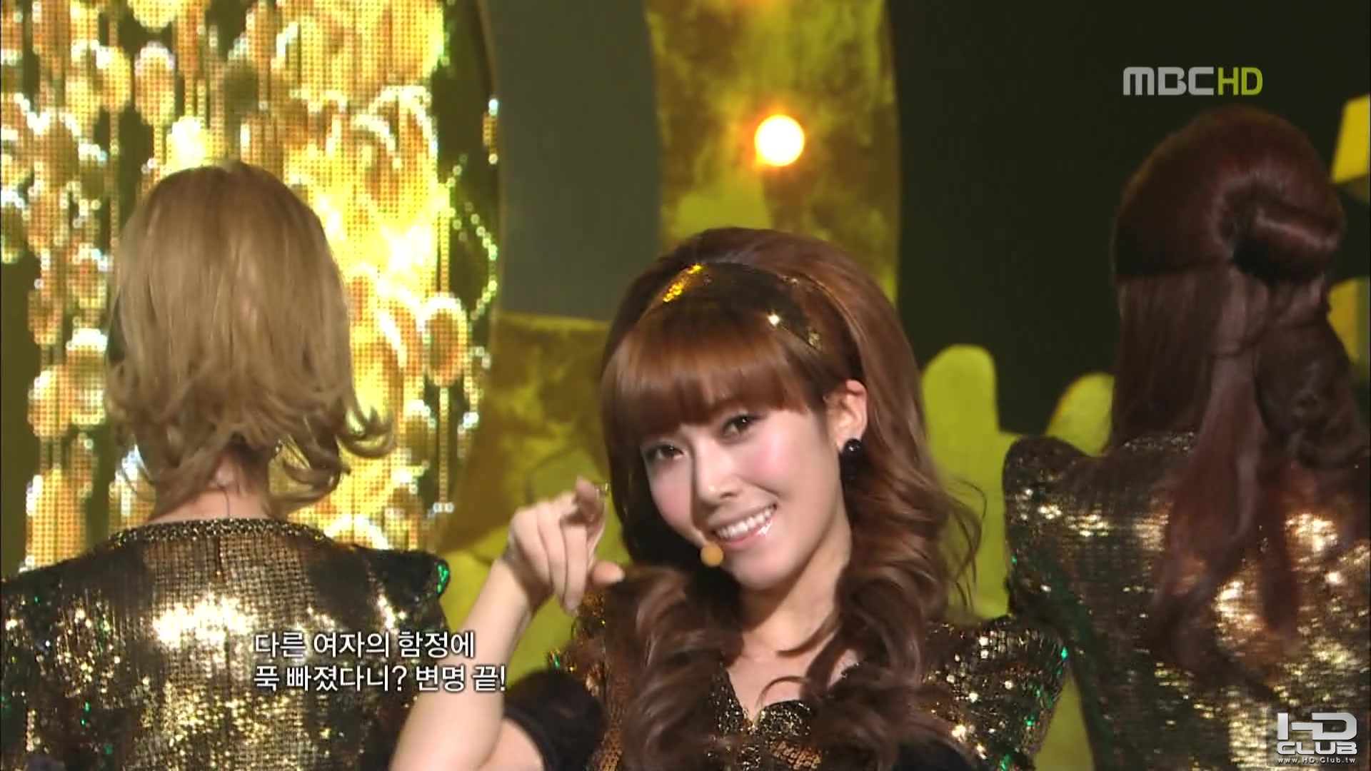 2] 101113 MBC Show! Music Core SNSD - 훗(Hoot).tp_02756.jpg