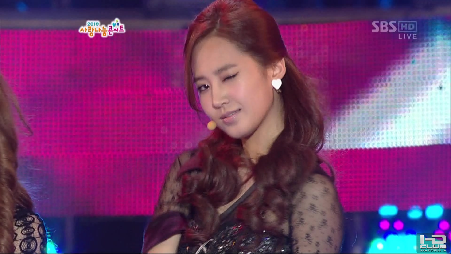 101114 SBS Love Sharing Concert SNSD 少女時代 - 훗(Hoot).tp_02285.jpg