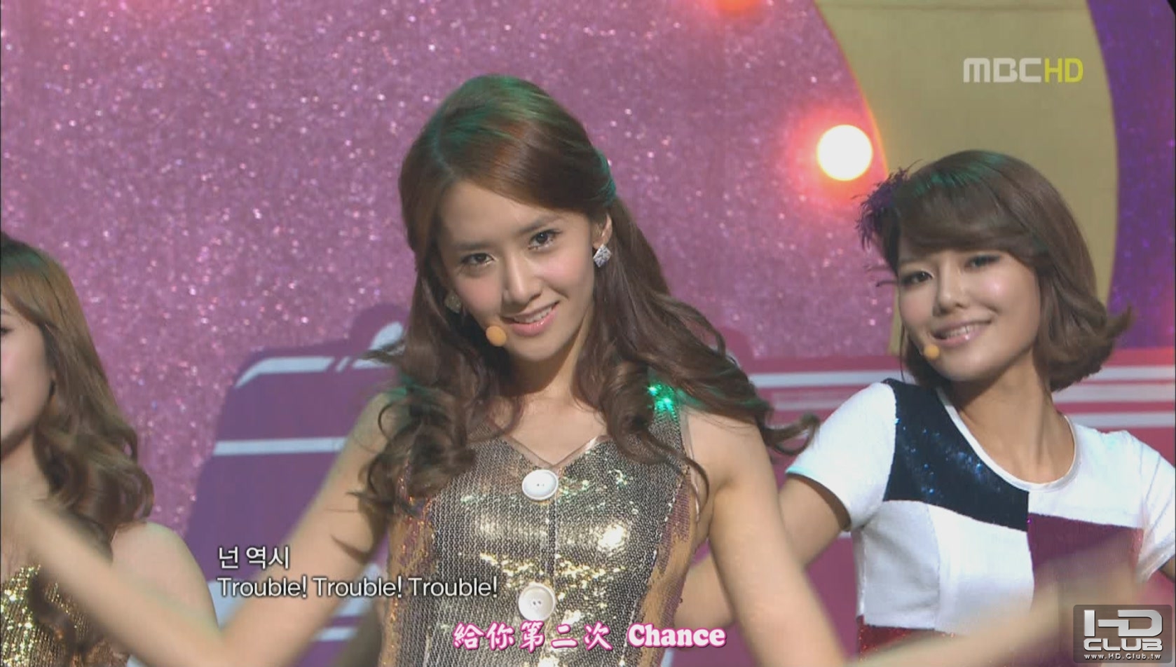 101120 SNSD 少女時代 - Hoot - MBC Music Core JamShil[00-04-19].jpg