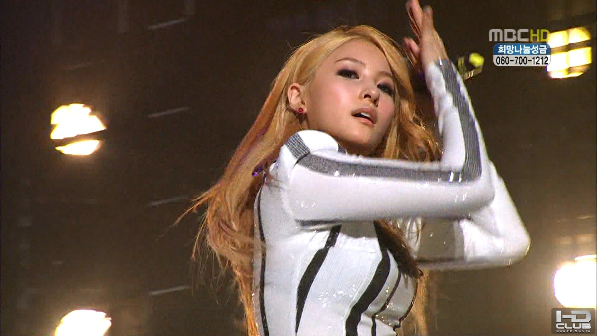 2] 101204 MBC Show! Music Core Kara - Jumping.ts_00262.jpg