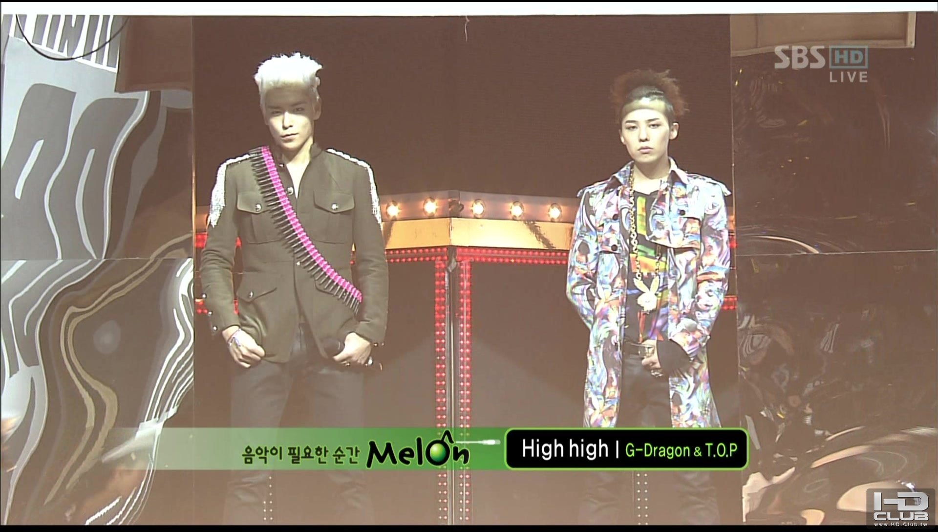 101219_Big Bang(G-Dragon+T.O.P)+2NE1(Bom)_High High+Oh Yeah.tp_20101220_173400.jpg