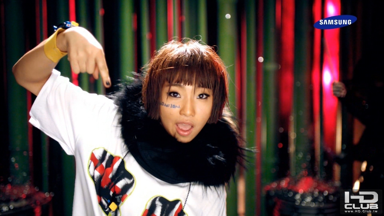 [MV] 2NE1 - Fire (Space Ver.jpg