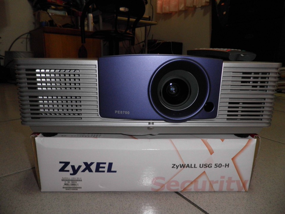 BENQ PE8700 DLP 投影機