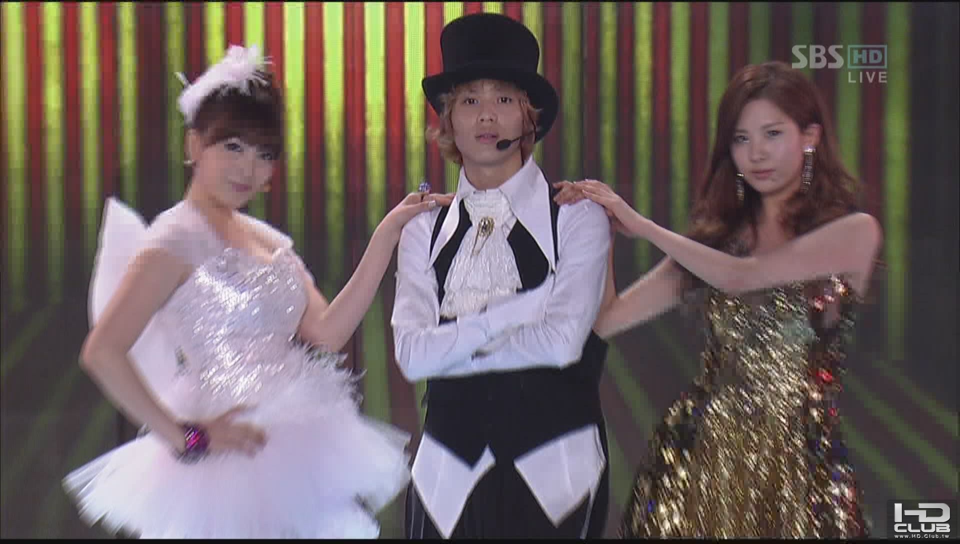 [jiasiyu]101229 . SBS 歌谣大战 . 各组合忙内表演.Circus[(006654)12-43-22].JPG