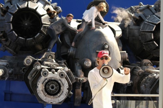 michael-bay-on-transformers-3-550x366.jpg