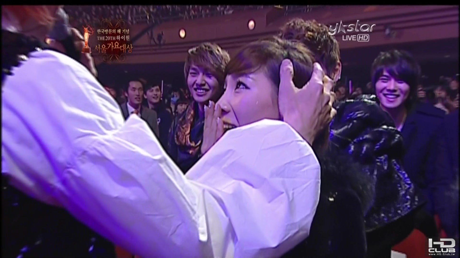 [110120] SNSD @ YStar 20th High1 Seoul Music Award.ts_20110121_063438.jpg