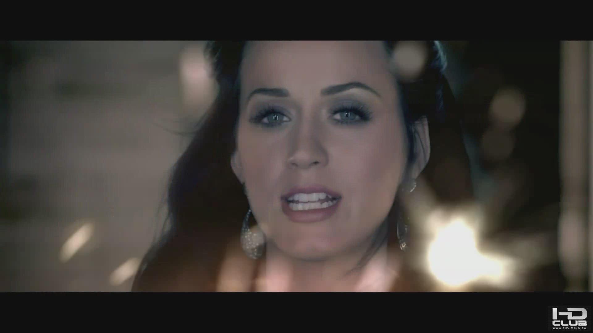 Katy Perry - Firework [1080p HD Xvid][MJN][(000001)12-35-20].JPG