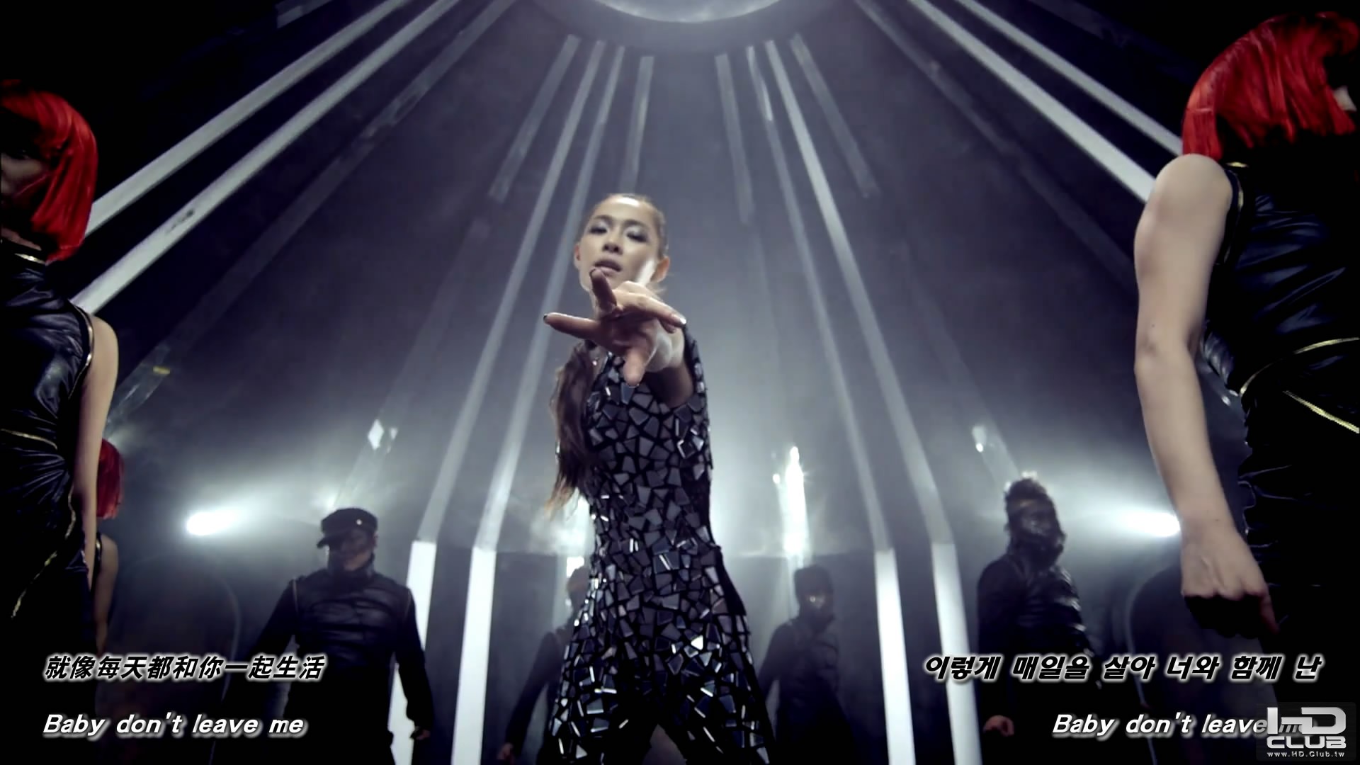 Kahi  - Come Back You a Bad Person (cht+hug).mp4_snapshot_02.44_[2011.02.17_16.33.46].jpg