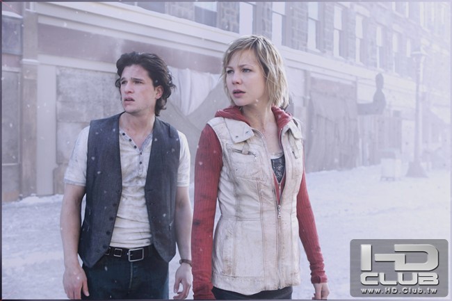 adelaide and kit in  silent hill.jpg