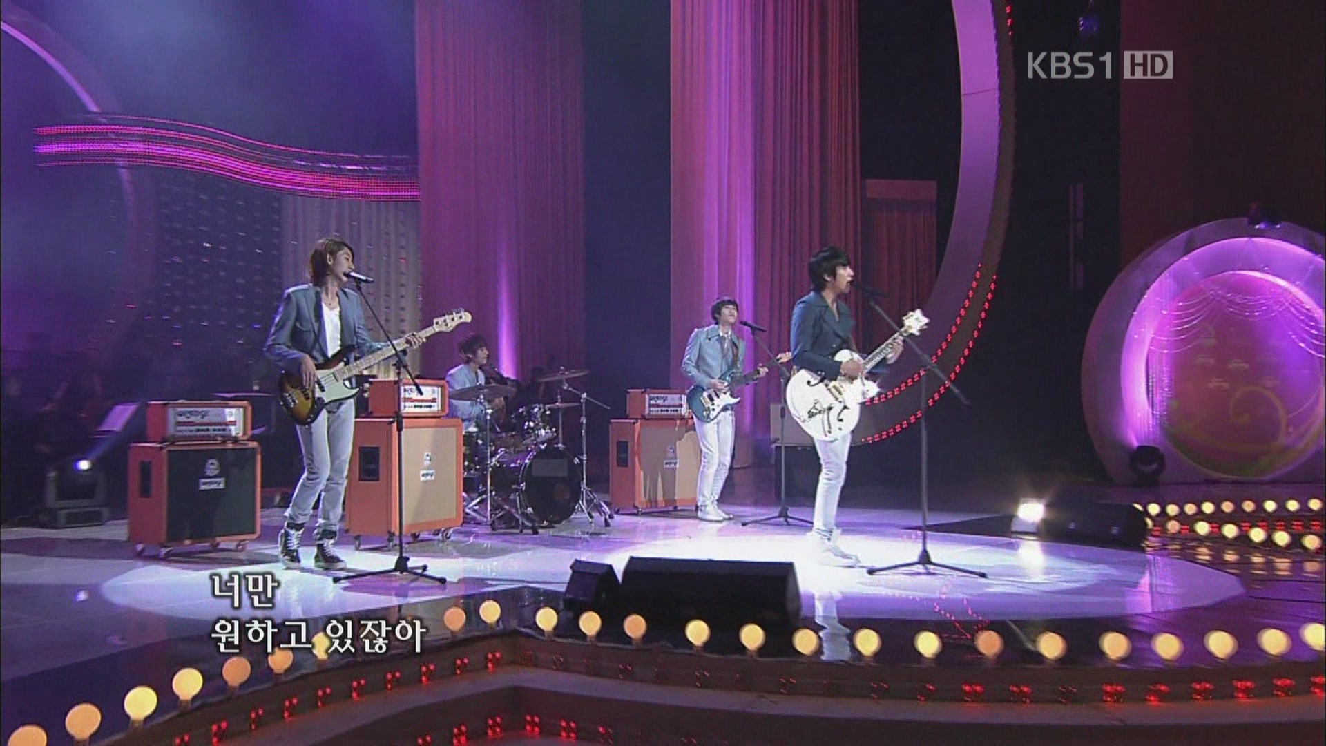 [hd.club] CNBLUE_Love [KBS Open Concert_110410]_1080_AC3_608M.0411.004-1.JPG