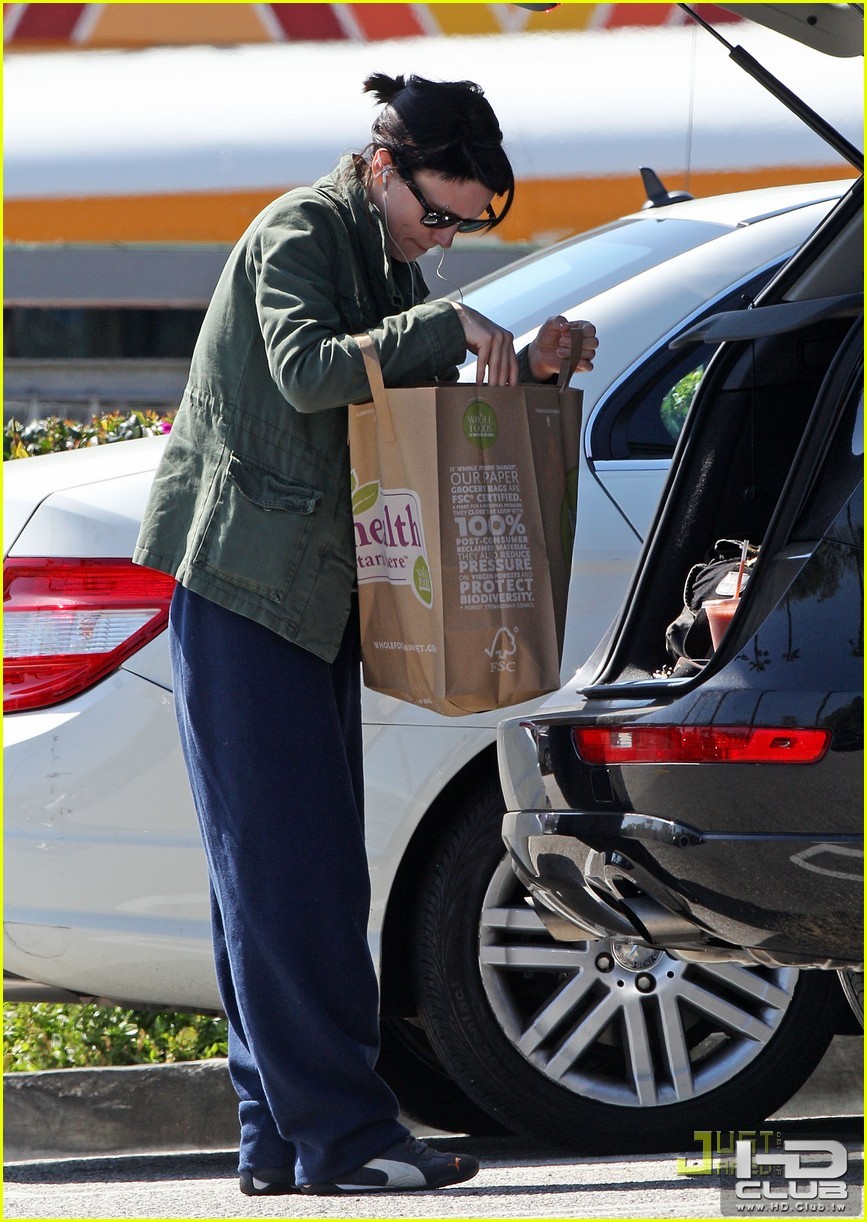 rooney-mara-whole-foods-03.JPG