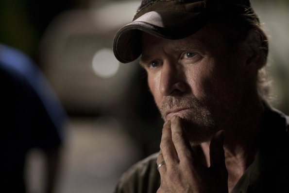 Falling Skies_101_9_Will Patton_PHKen Woroner_18776_002_0460_R_595.jpg