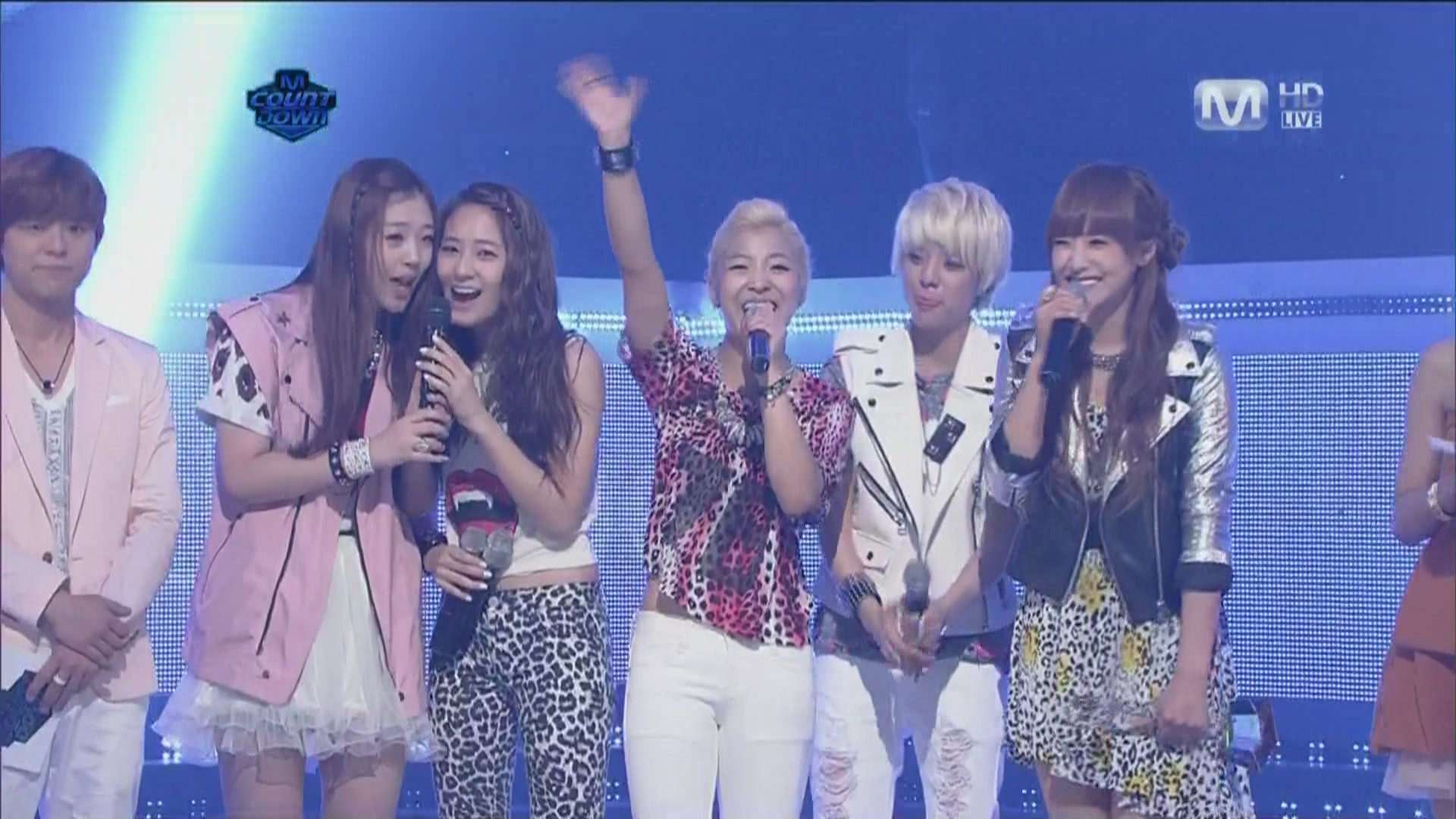 [hd.club] f(x)_Danger   Award [Mnet_110519]_1080_AC3_869M.0519.009-1.JPG