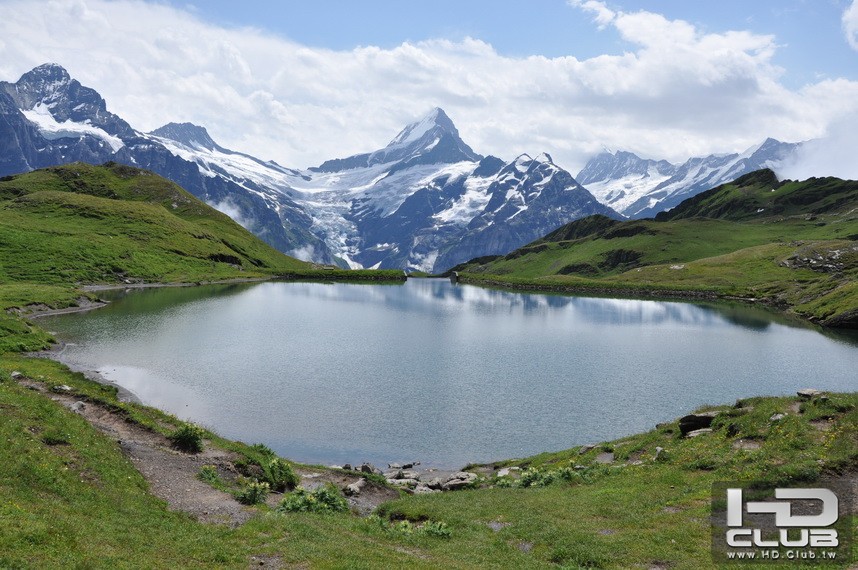 目的地 Bachalpsee，這天天氣不算太好(大風及有點雲)，否則湖面的倒影會更清楚。 ...