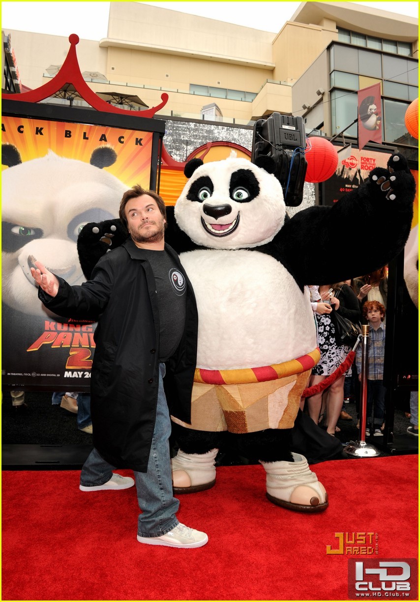 angelina-jolie-kung-fu-panda-2-premiere-17.jpg