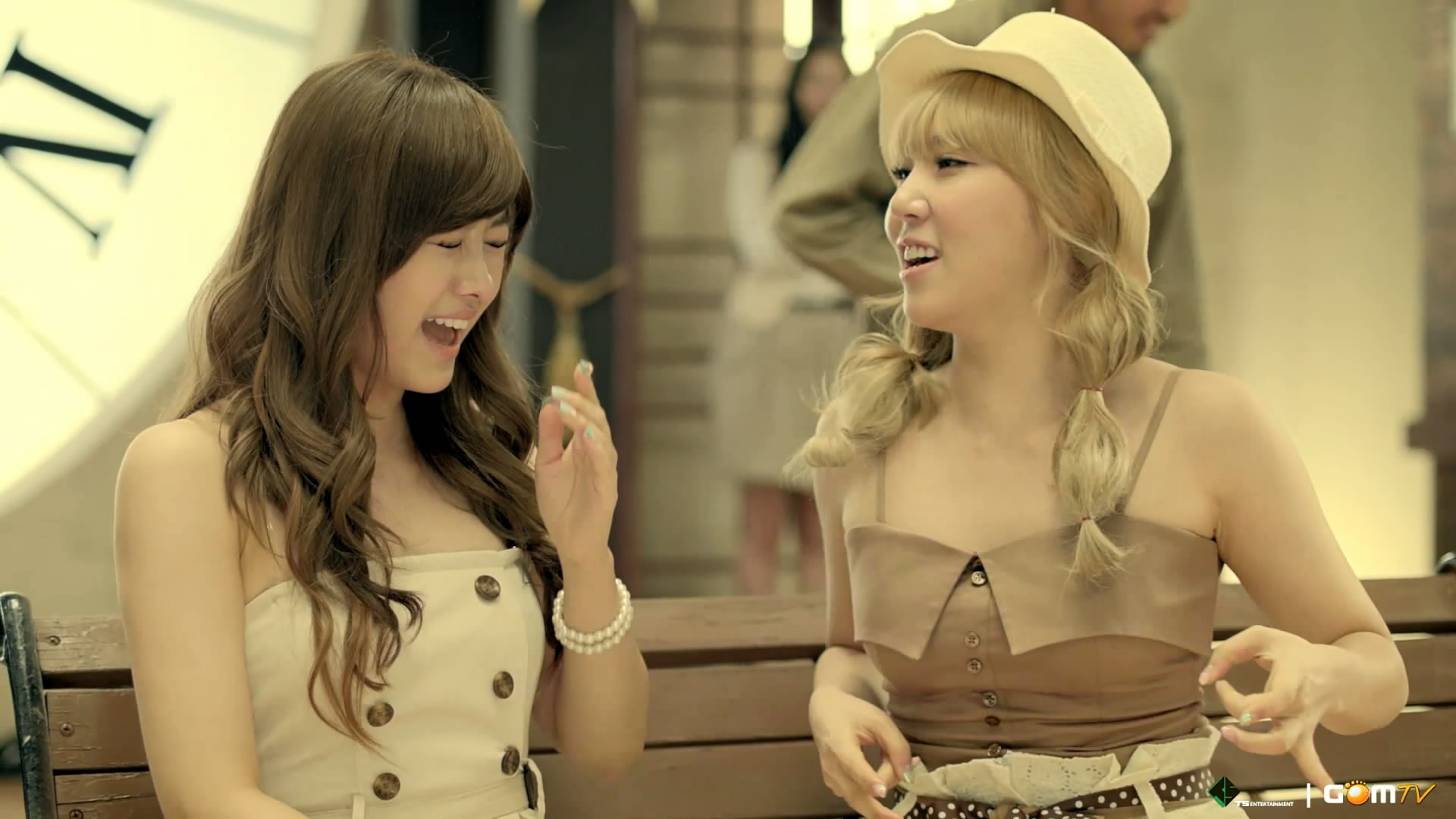 Secret - Starlight Moonlight.avi_snapshot_00.13_[2011.06.05_01.05.23].jpg