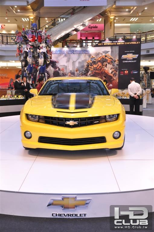 Chevrolet-Transformers-3-Roadshow-01.jpg