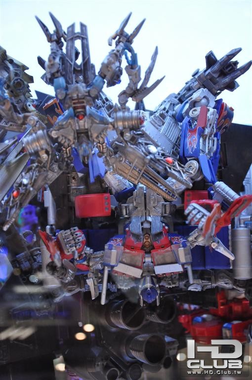 Chevrolet-Transformers-3-Roadshow-13.jpg