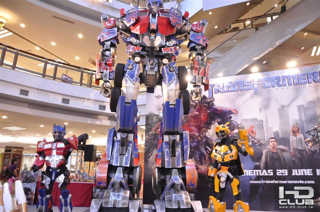 Chevrolet-Transformers-3-Roadshow-33.jpg