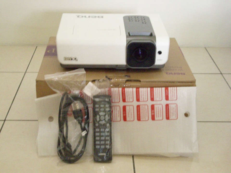 BENQ W1000