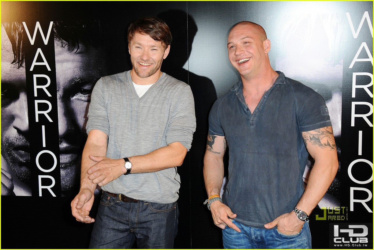 tom-hardy-joel-edgerton-warrior-photo-call-paris-06.jpg