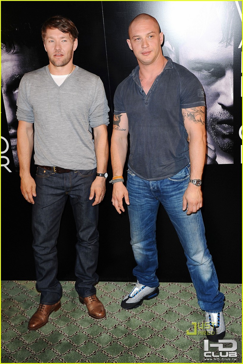 tom-hardy-joel-edgerton-warrior-photo-call-paris-04.jpg