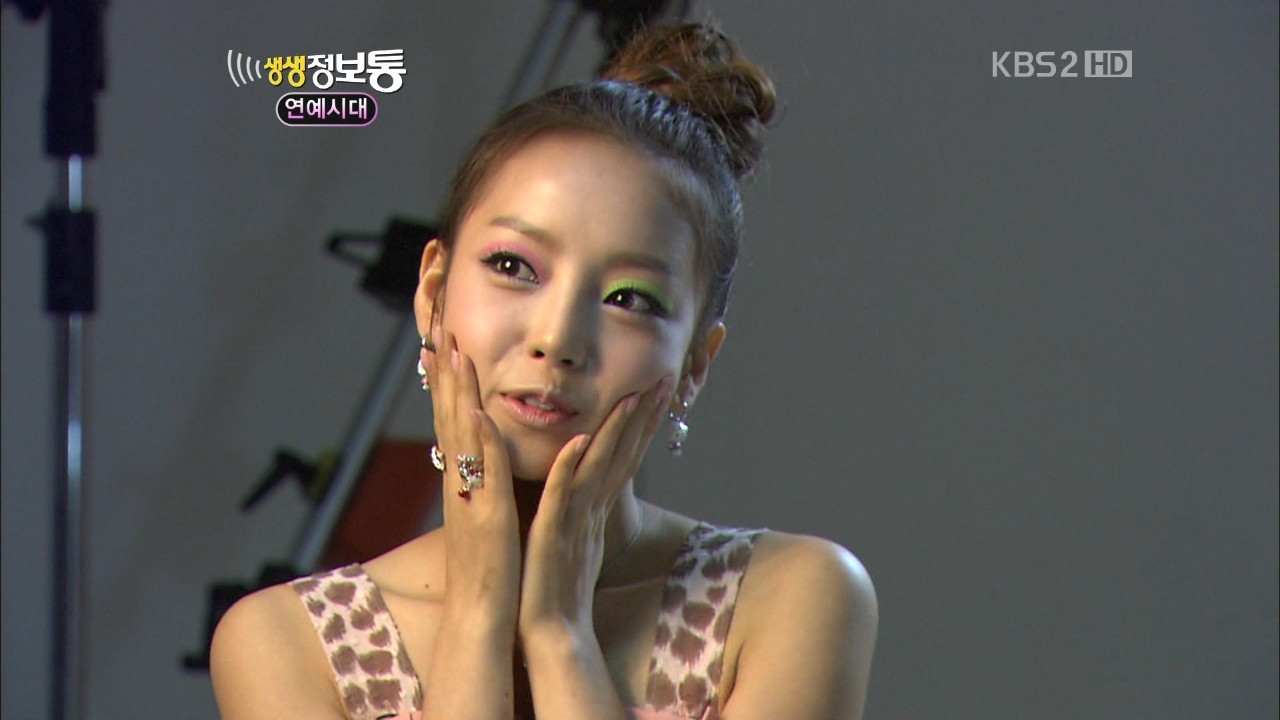 Hara(荷拉) SWAROVSKI 拍攝現場 110714_KBS2 娛樂新聞 2.jpg