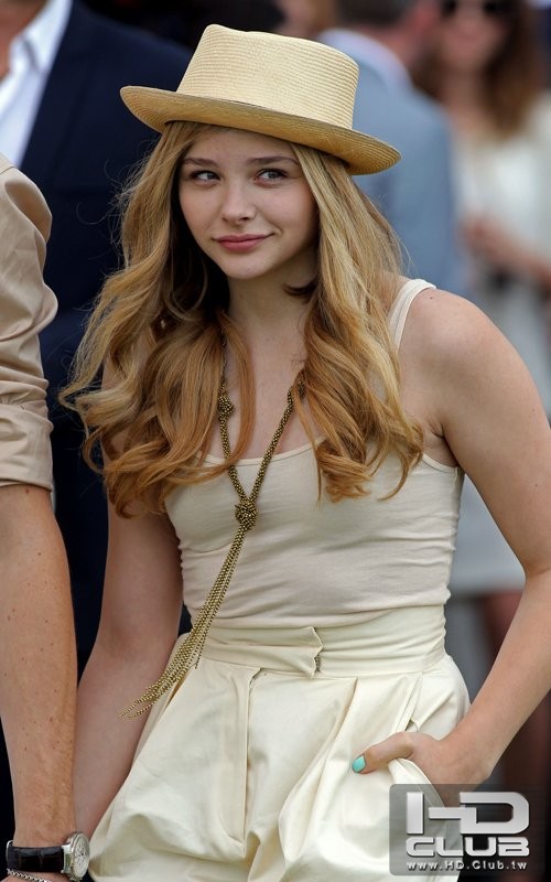 chloe-moretz-071711-1.jpg