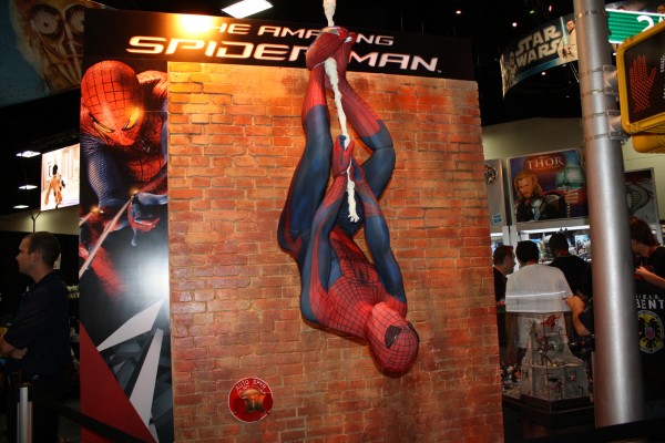 Comic-Con-2011-convention-floor-image-63-600x400.jpg