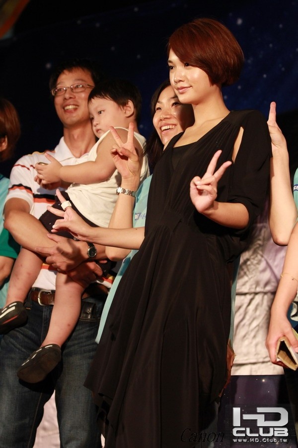 2011-0806- -楊丞琳-仰望正式發行簽唱_0071.jpg