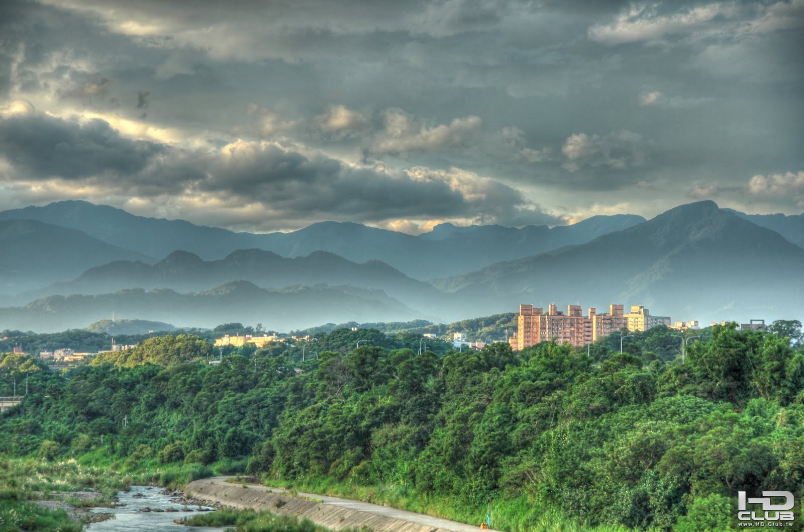 遠望五指山