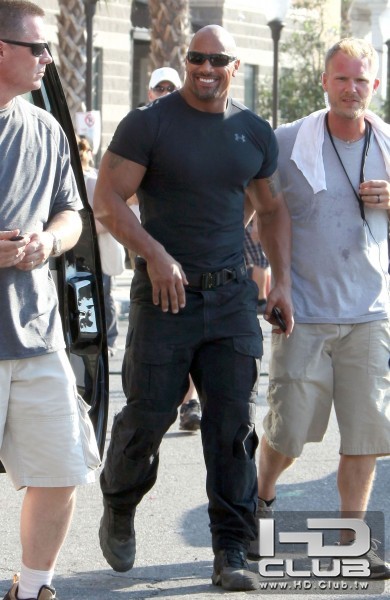 dwayne-johnson-gi-joe-2-set-image-390x600.jpg