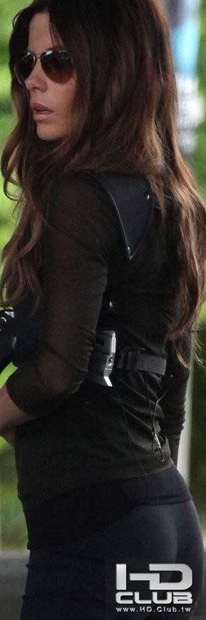 beckinsale butt.jpg