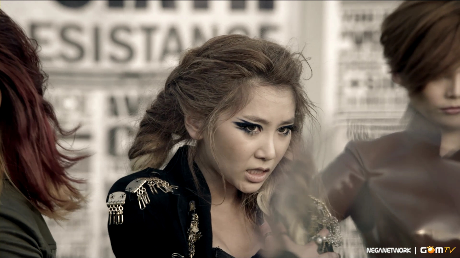 [MV] Brown Eyed Girls - Sixth Sense (Full HD GOMTV).avi_000149482.jpg