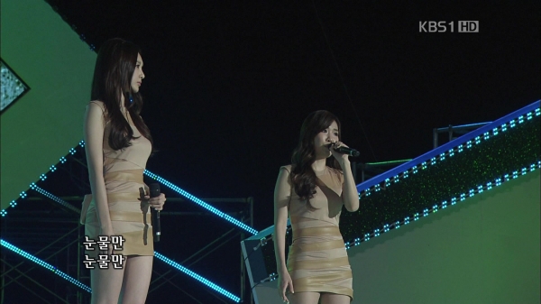Davichi - Don\'t Say Goodbye 110925 KBS1 Open Concert.jpg
