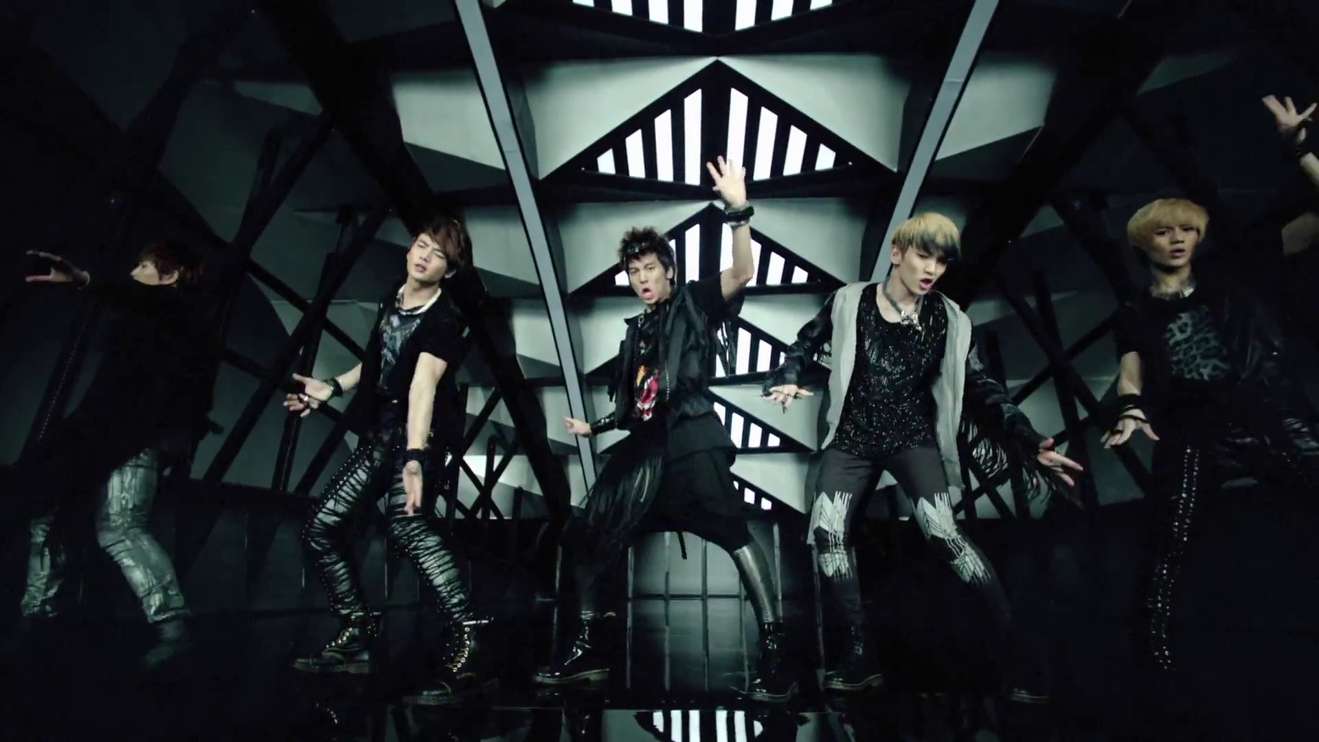 [PV] SHINee   Lucifer (Japanese Ver.) (Full HD 1080p Youtube).mp4_000144945.jpg