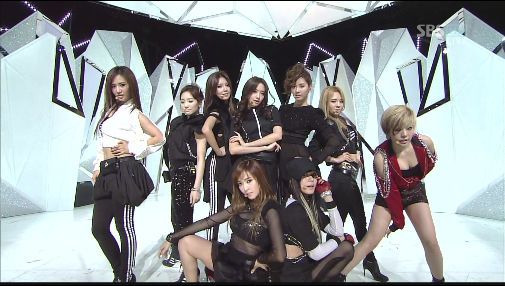 [bearwu] 111023 SBS SNSD - Mr. Taxi   The Boys (19.4) 連唱版.tp_20111024_180307.jpg