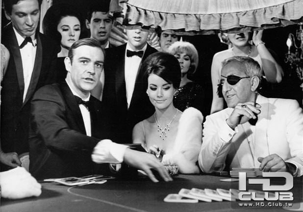 618w_james_bond_girls_gallery_4.jpg