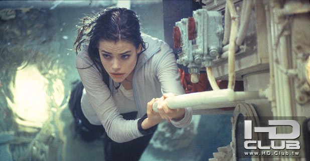 618w_james_bond_girls_gallery_19.jpg