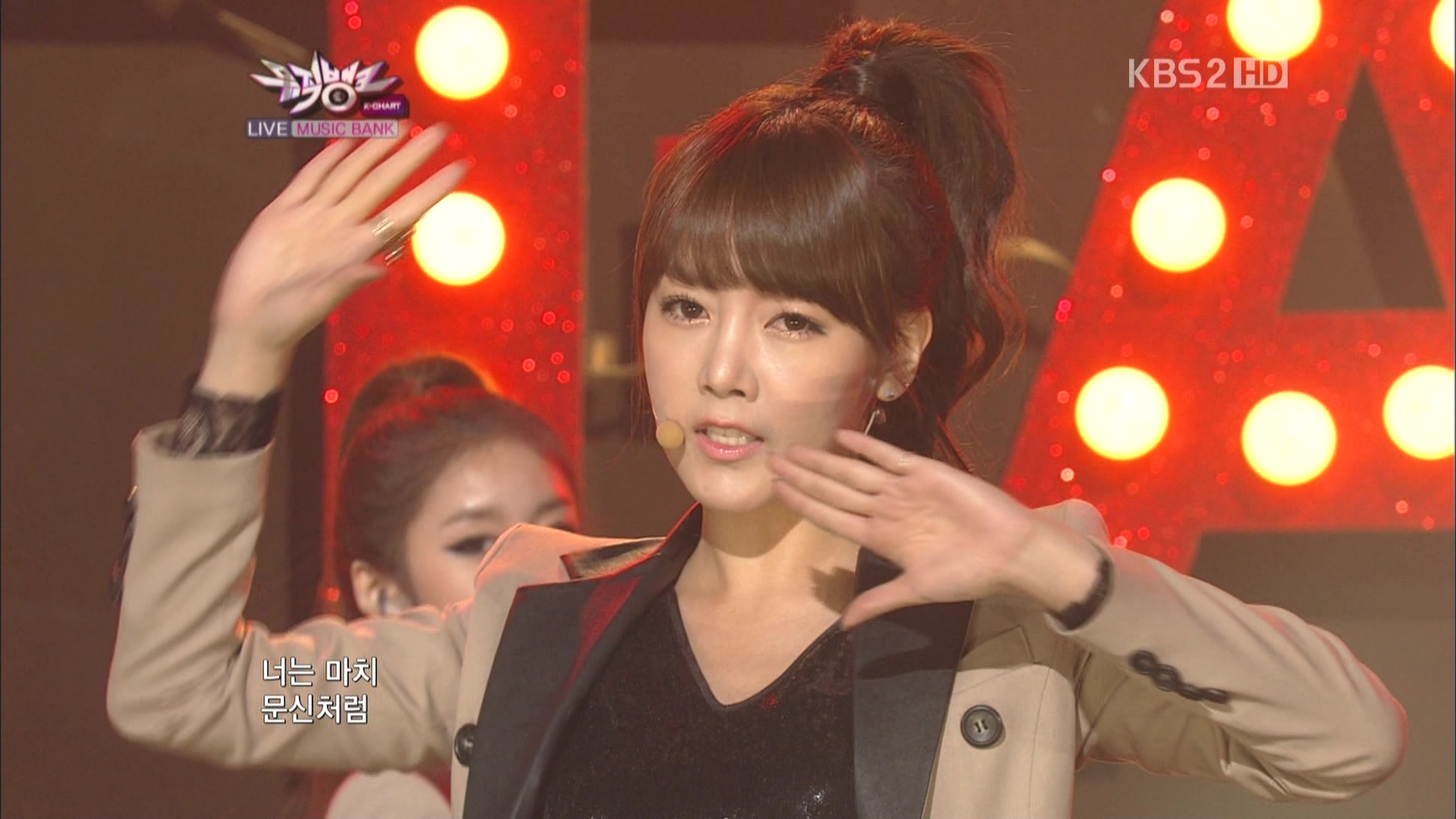 [11.12.02] 뮤직뱅크 티아라 [ Cry Cry ].tp_20111203_160257.jpg