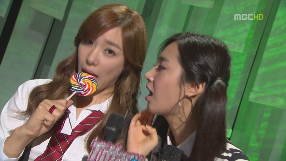 Baek Ji Young 090829 MBC- My Ear Candy.JPG