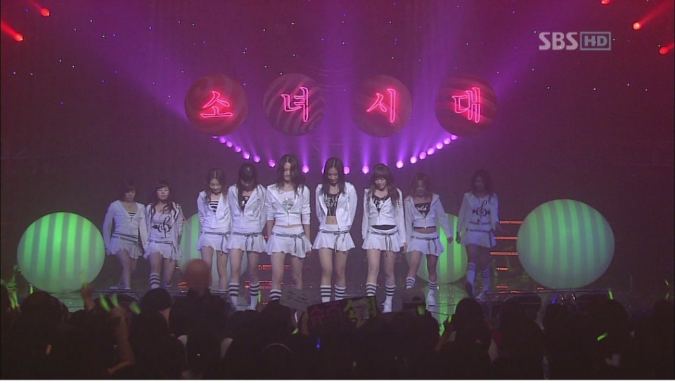 SNSD - Into The New World [Live 2007.08.05][(006780)11-51-23].JPG